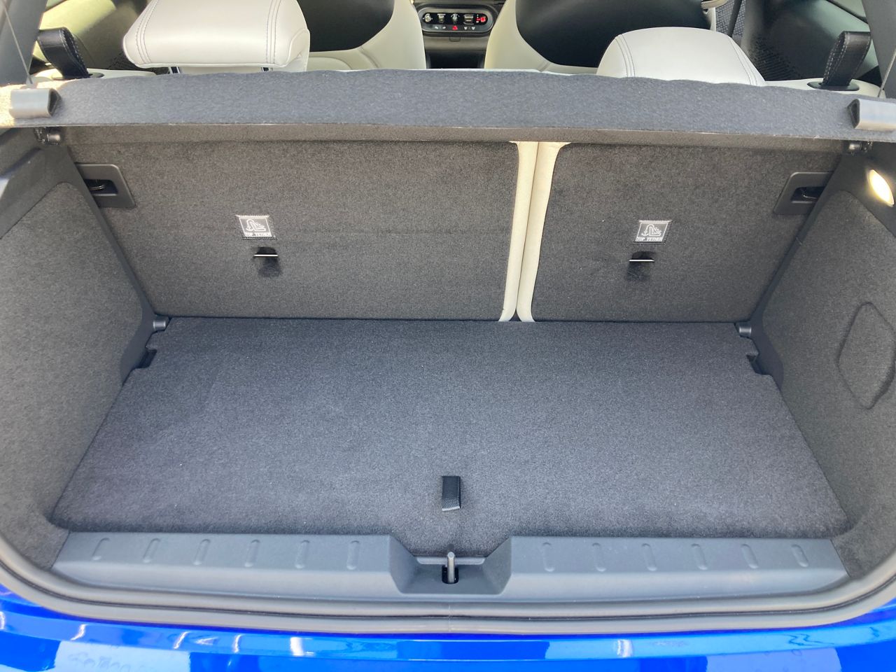 J01 MINI Cooper SE