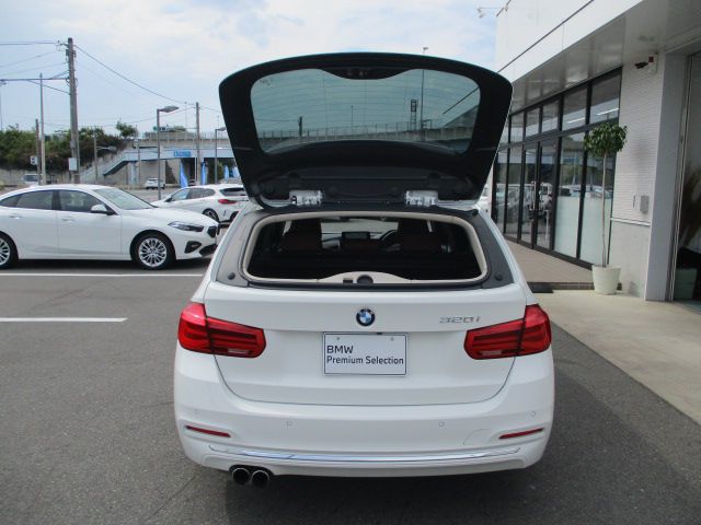 320I TOURING RHD