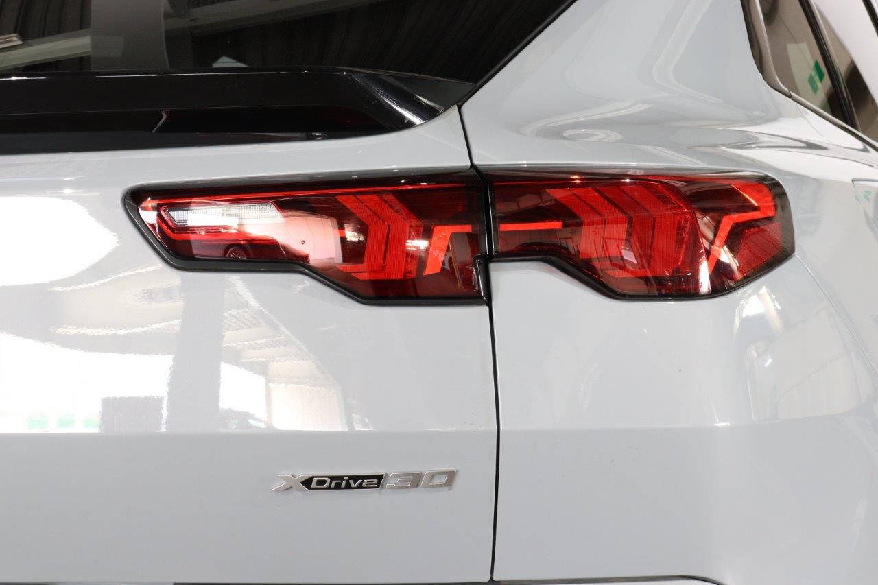 iX2 xDrive30 MSP