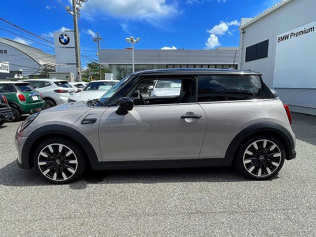 MINI Cooper F56 RHD