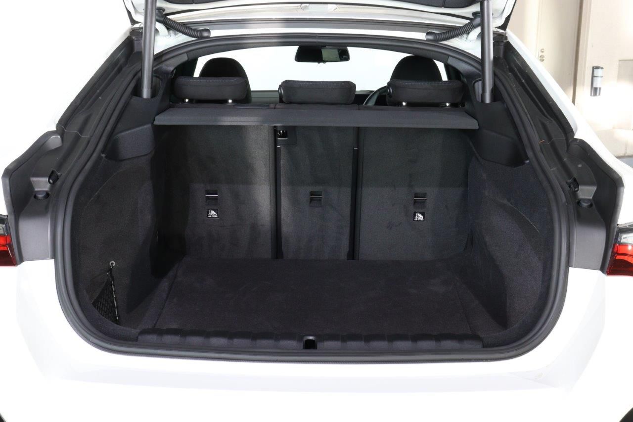 G** ***i G*** C**** ***