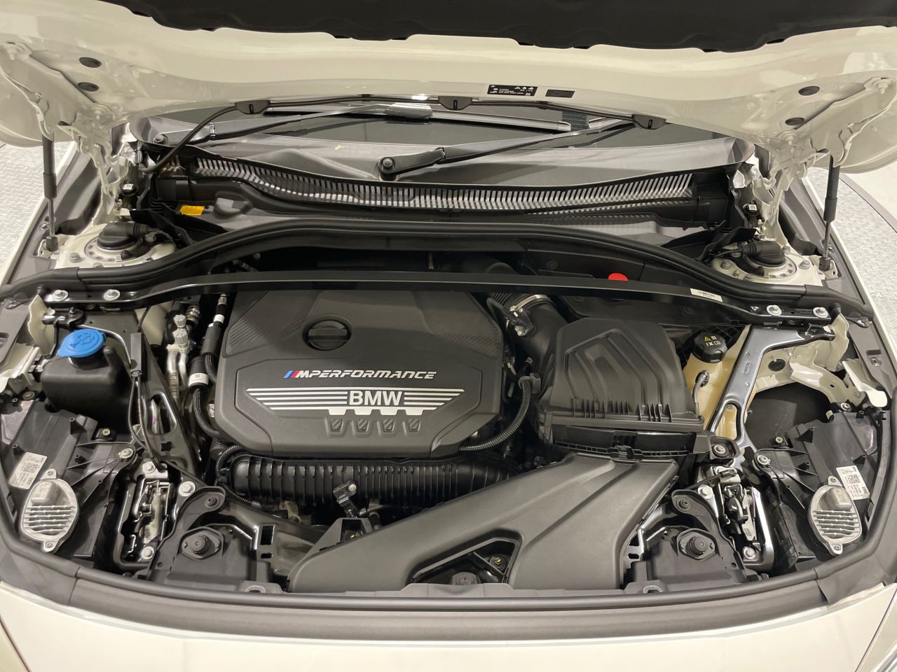 F40 M135i xDrive Sports Hatch 5-door B48 2.0i