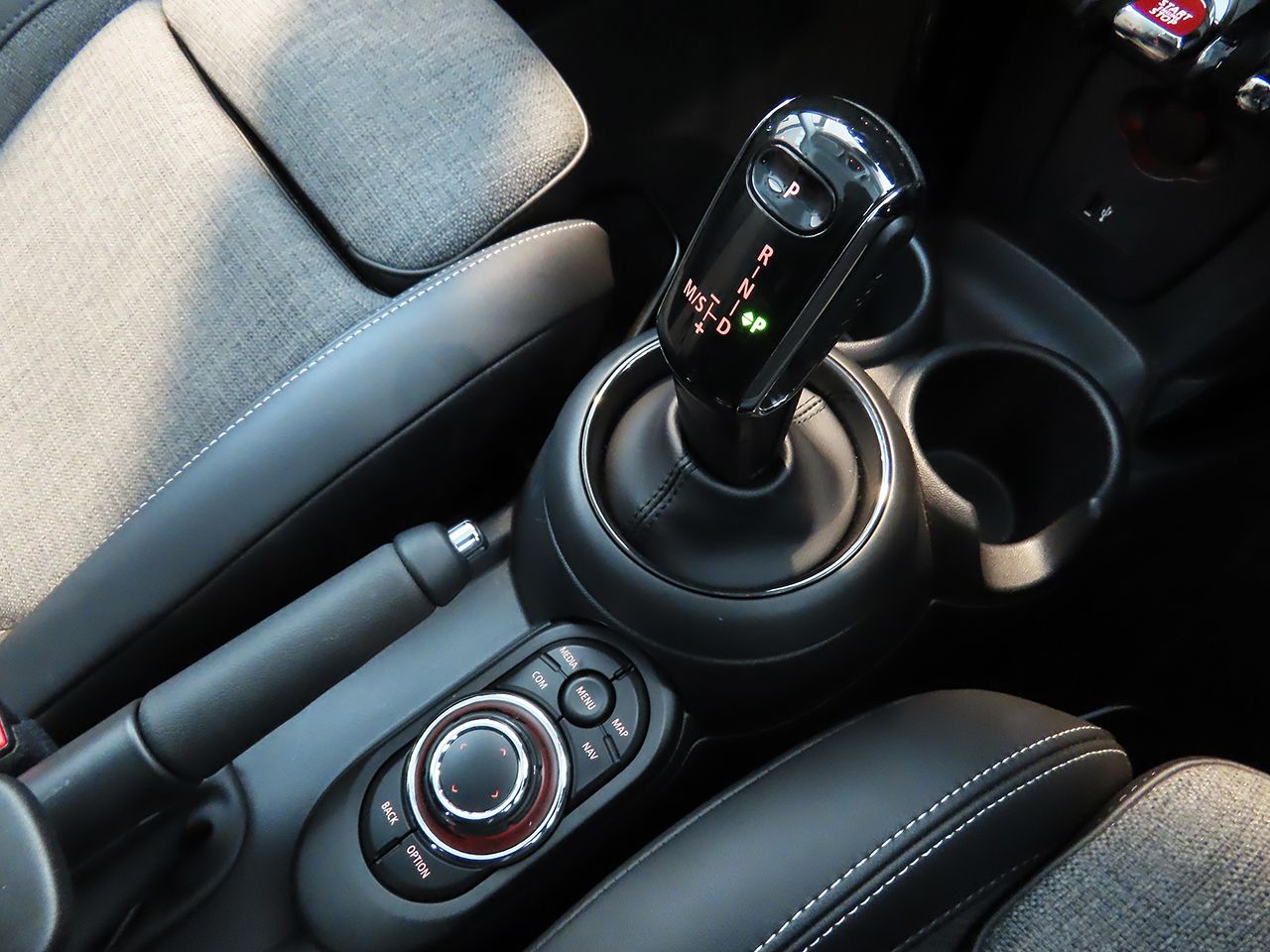 MINI Cooper F56 RHD