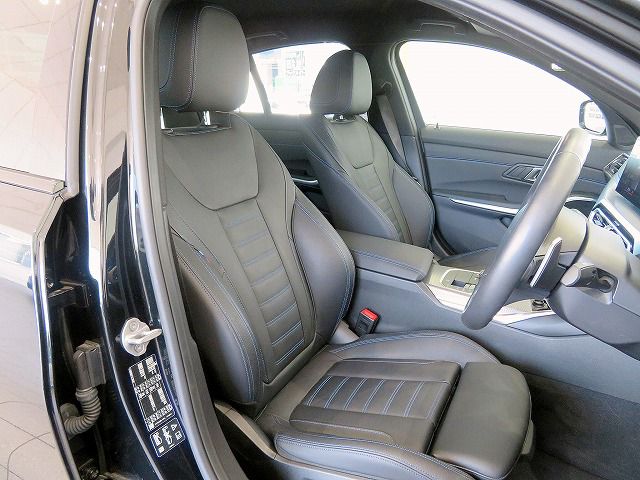 320d xDrive Berline RHD