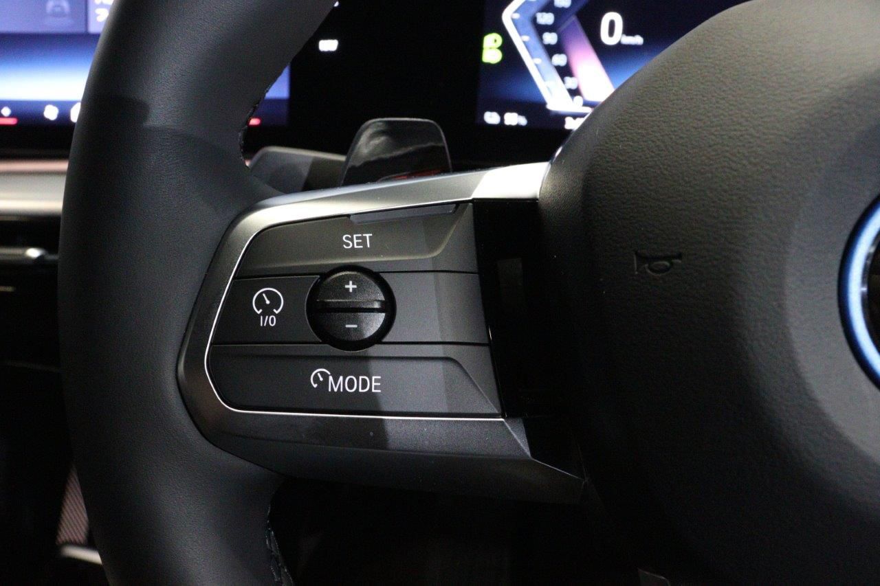 iX2 xDrive30 MSP