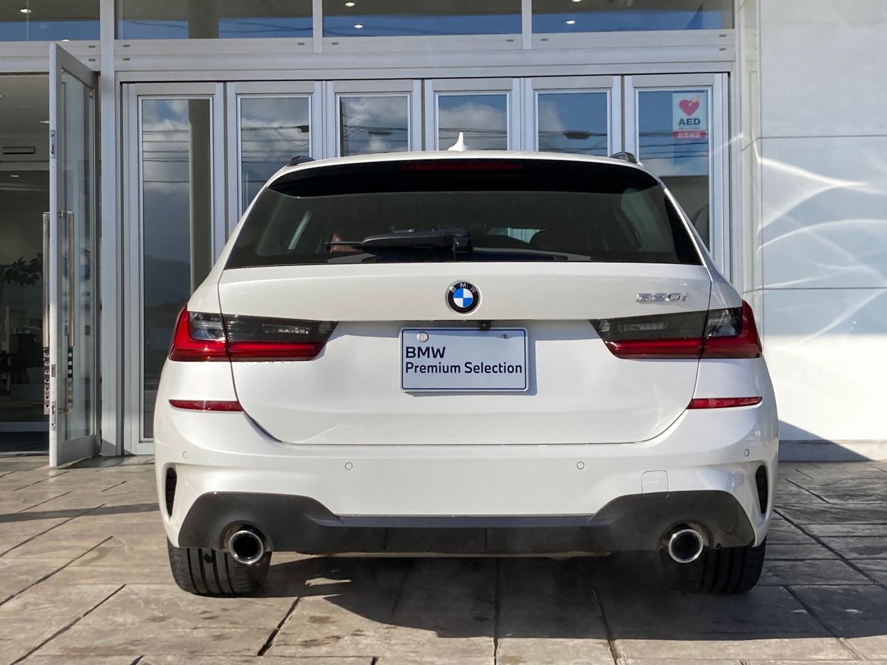 G21 320i RHD
