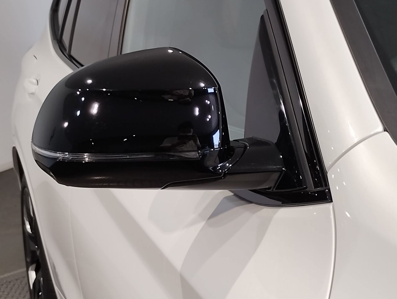 G08 iX3 BEV RHD