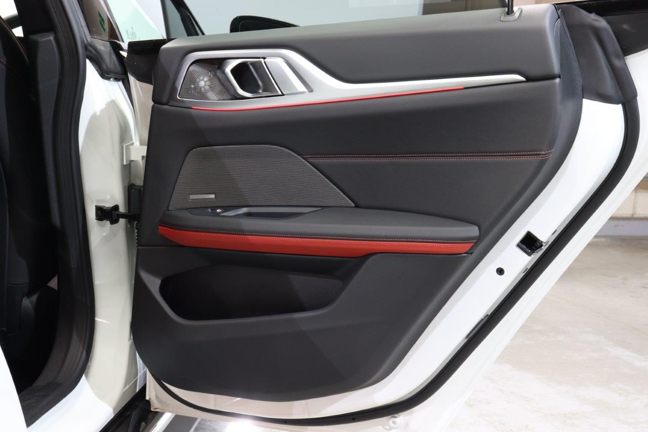 G** ***i G*** C**** ***