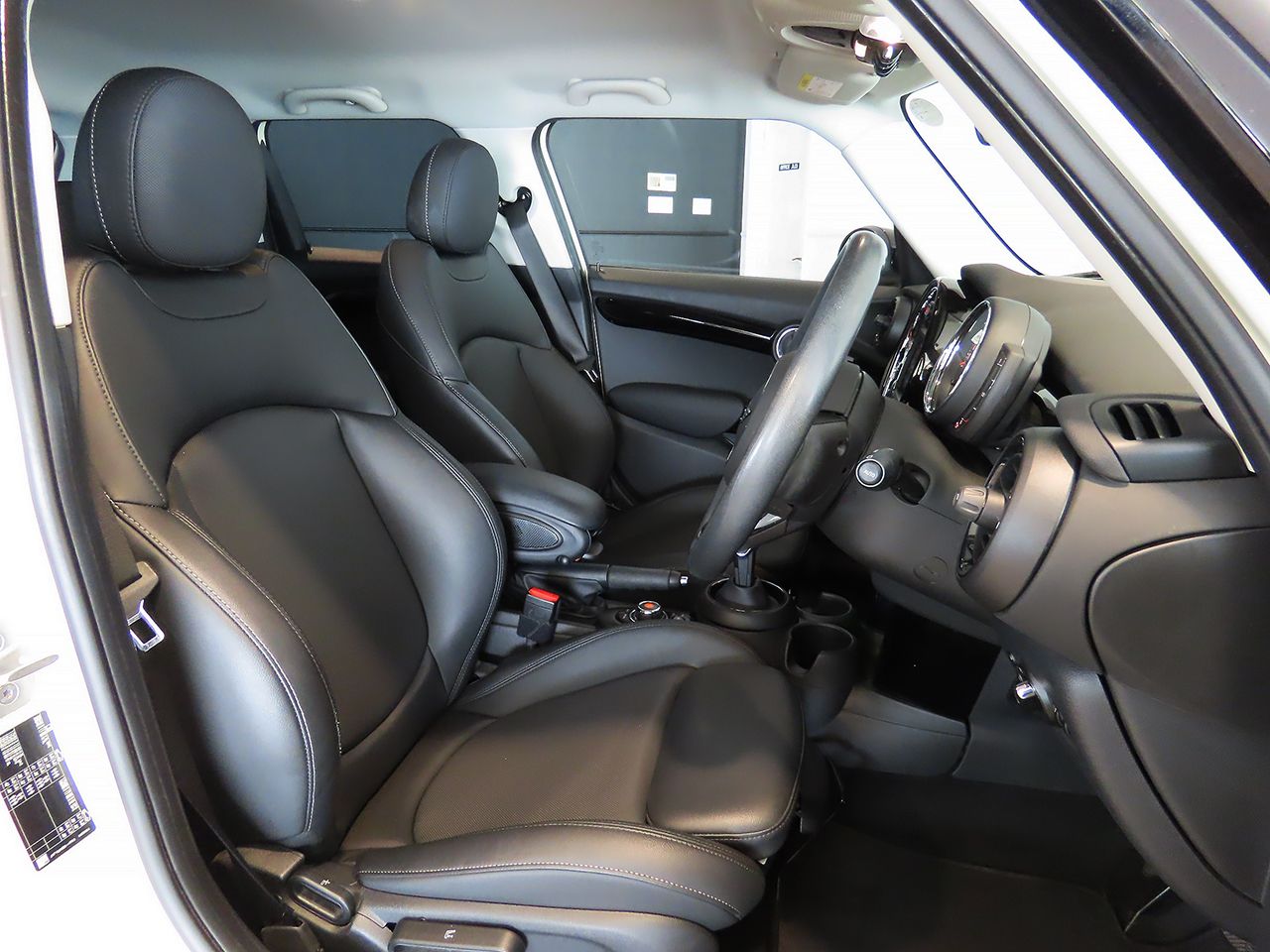 MINI F55 Cooper D 5dr Hatch LCI
