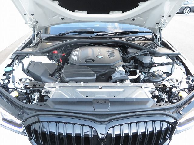 320d xDrive Berline RHD