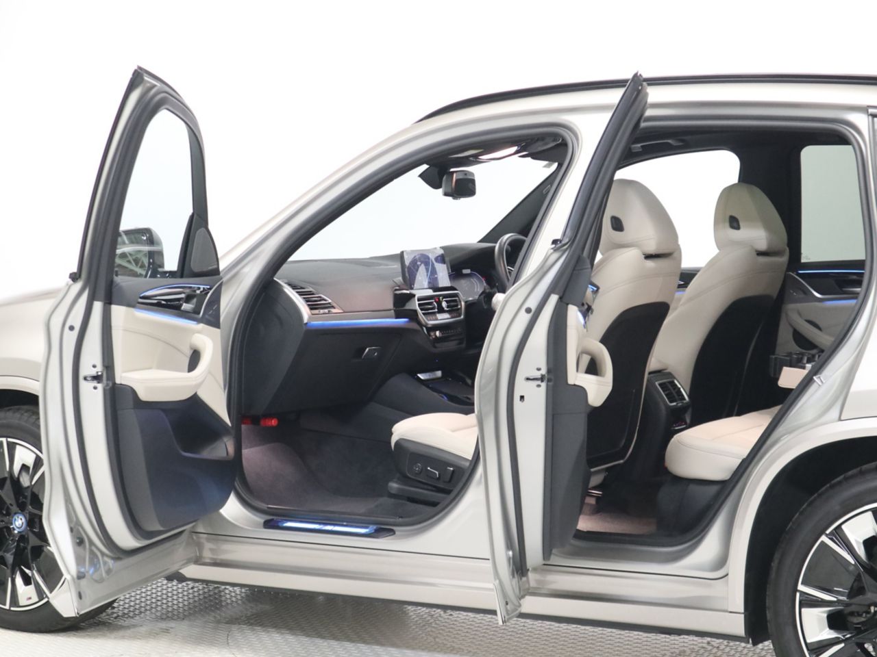 G08 iX3 BEV RHD