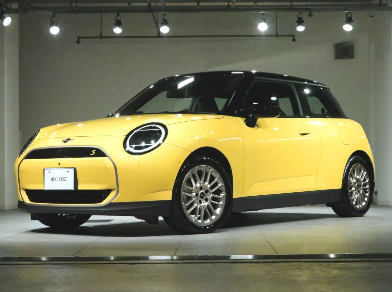 THE NEW ALL-ELECTRIC MINI COOPER SE