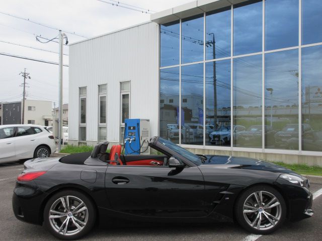 G29 z4 sDrive20i RHD