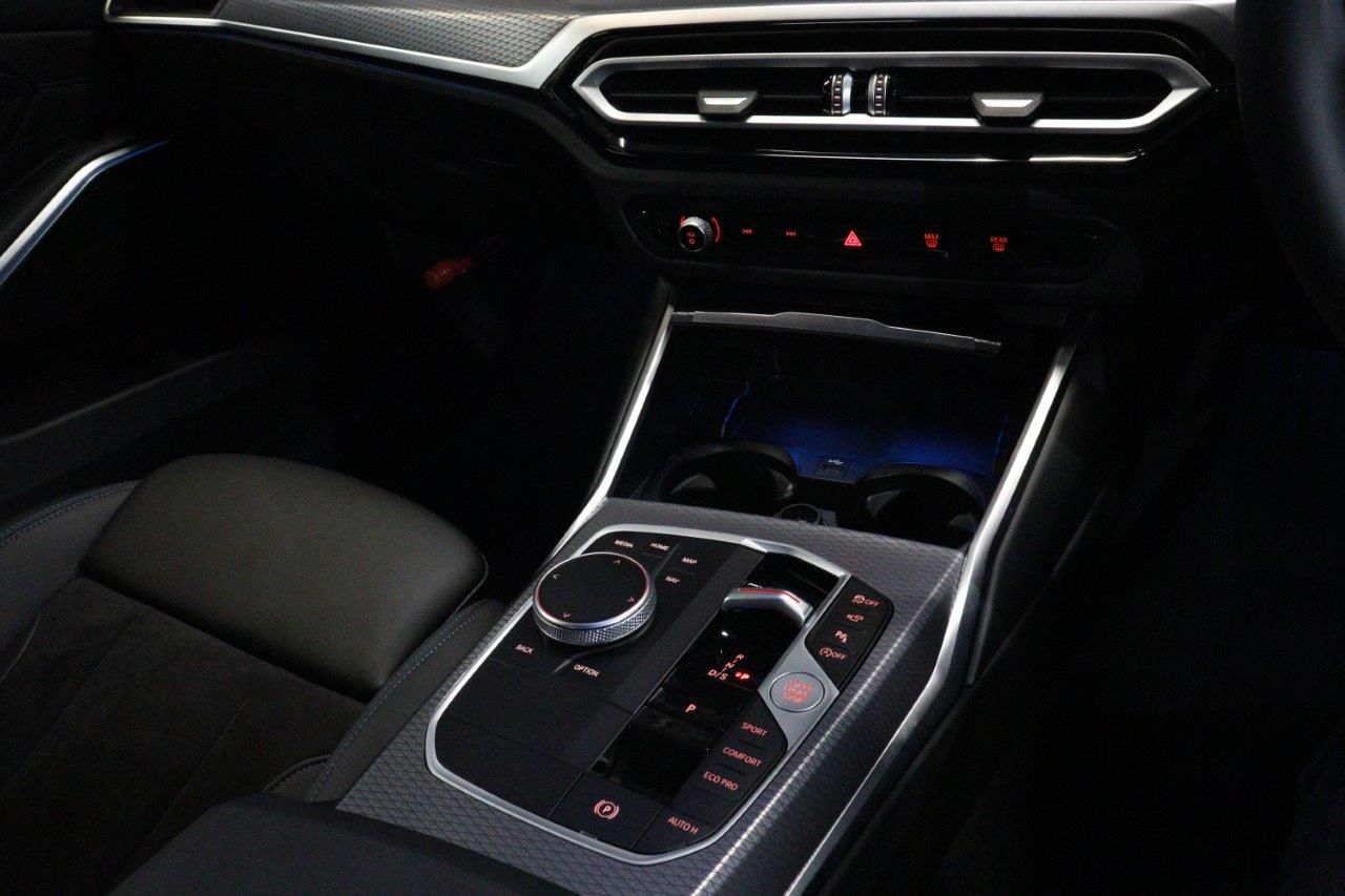 320d xDrive Berline RHD