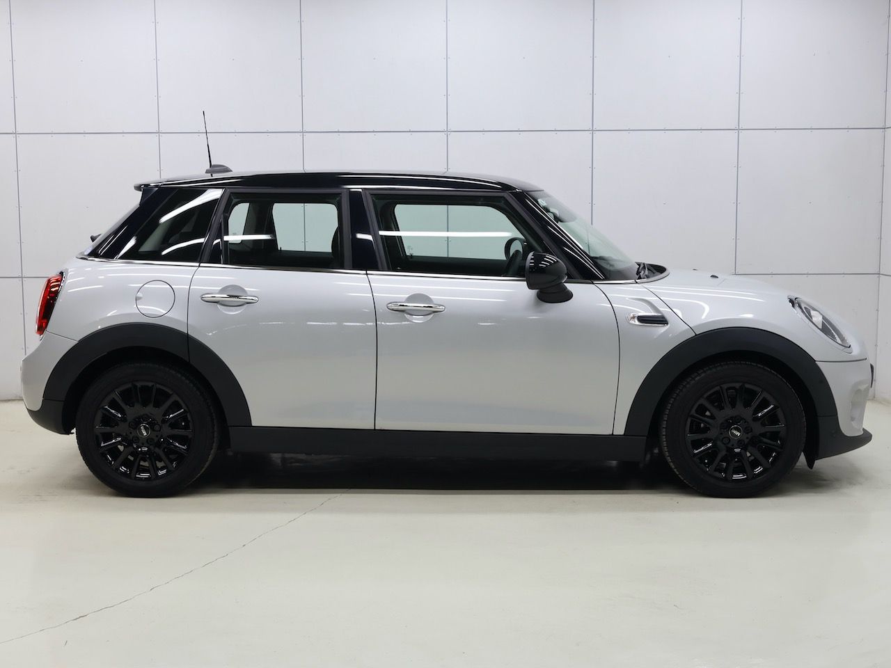 F55 MINI Cooper 5-Door Hatch LCI