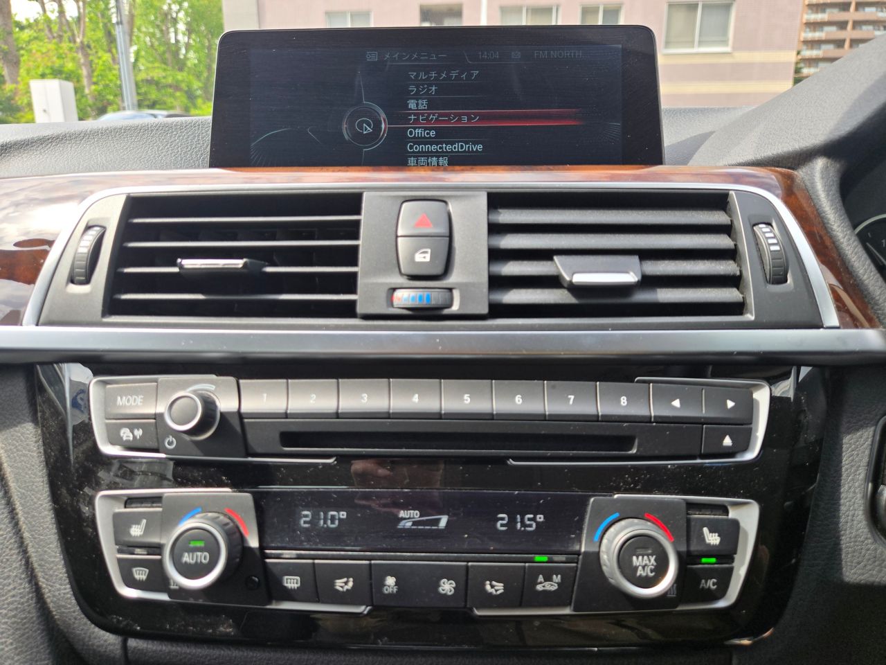 320I XDRIVE SEDAN RHD