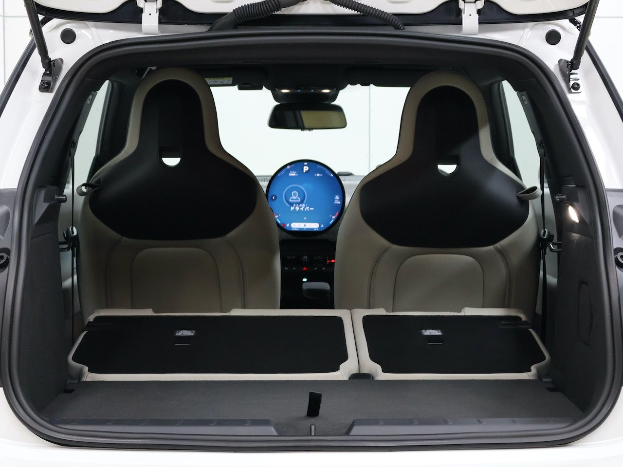 J01 MINI Cooper SE