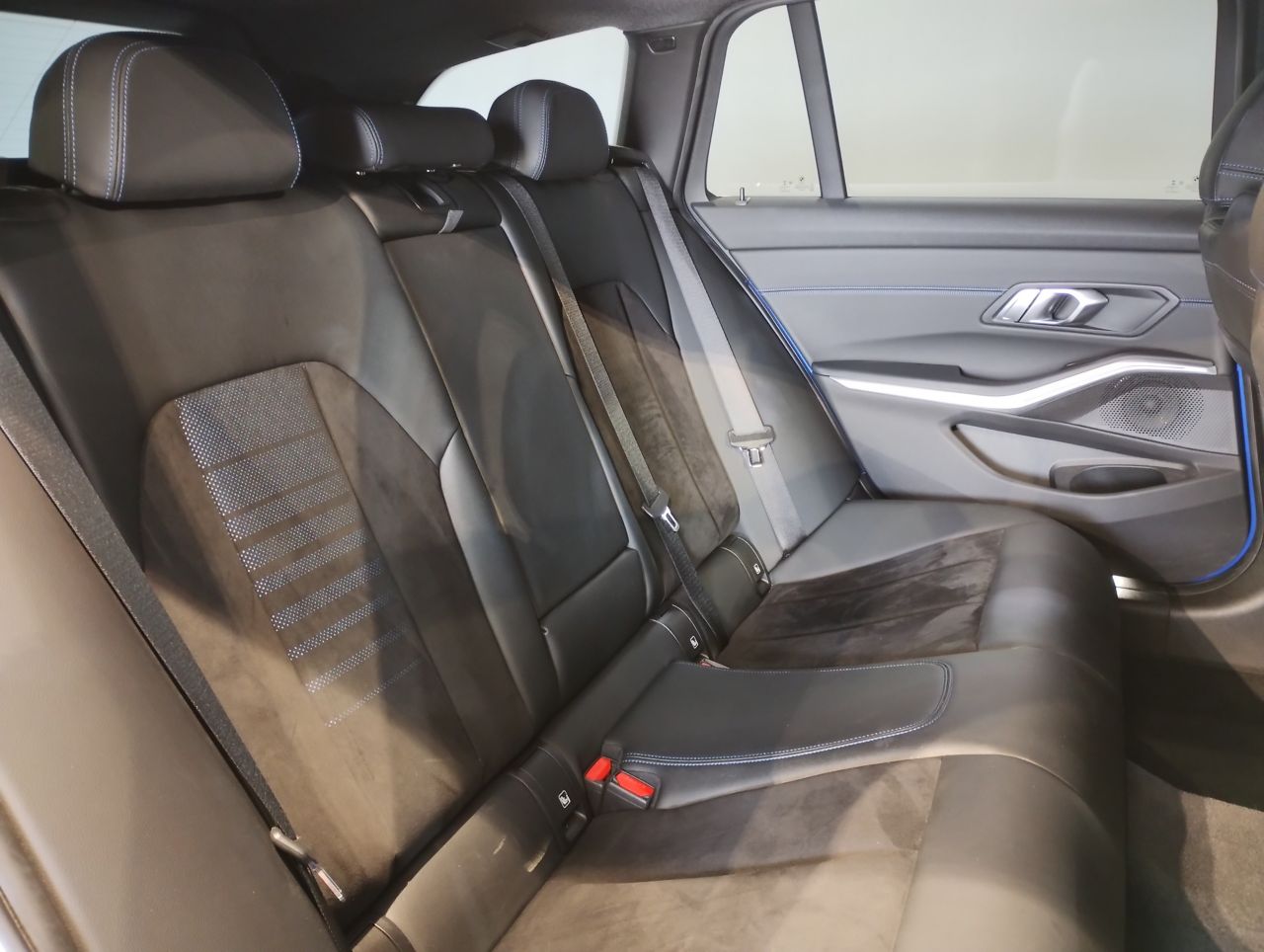 G21 320i RHD