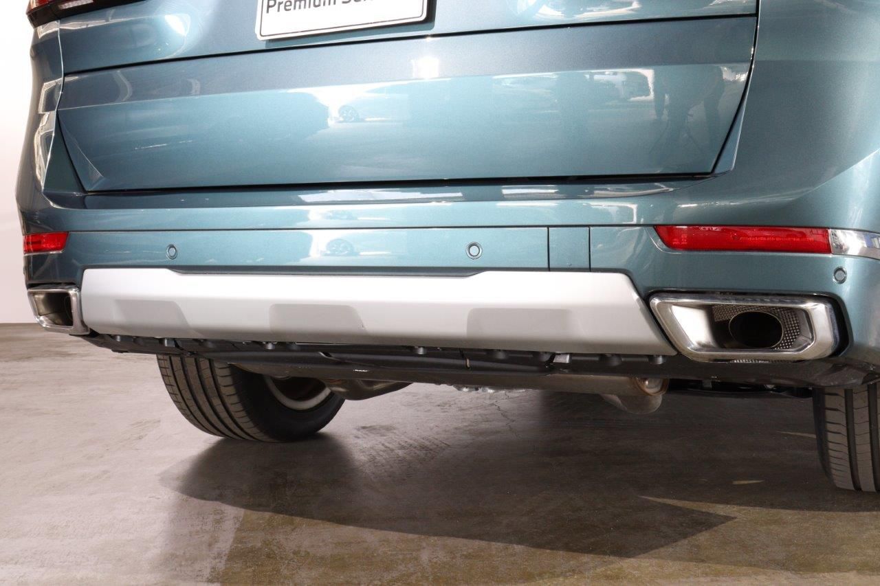 X7 xDrive40d RHD US
