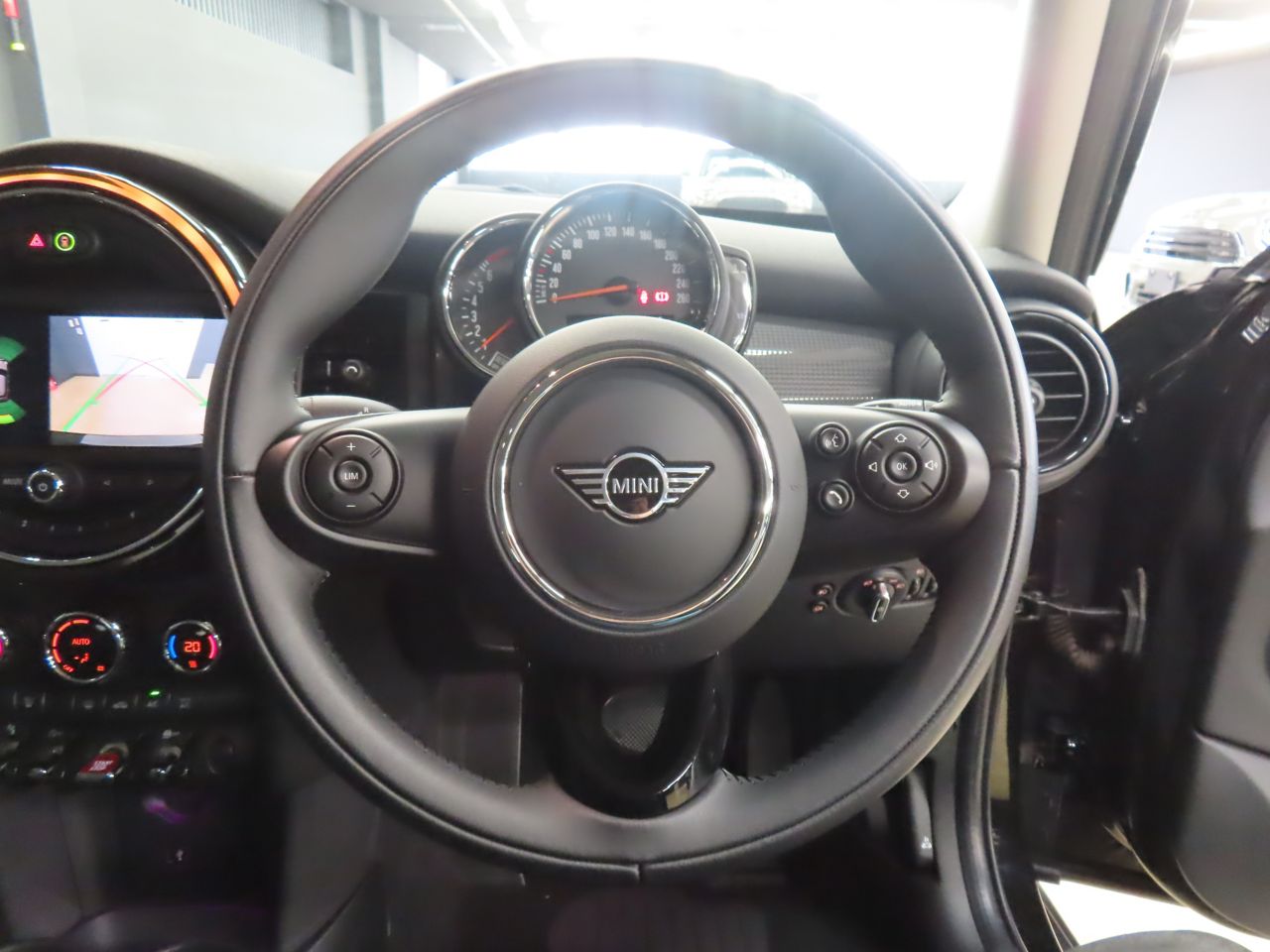 F55 MINI Cooper 5-Door Hatch LCI