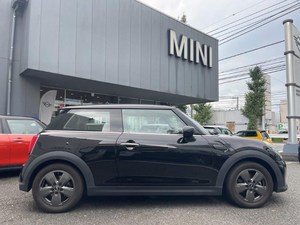 MINI Cooper F56 RHD