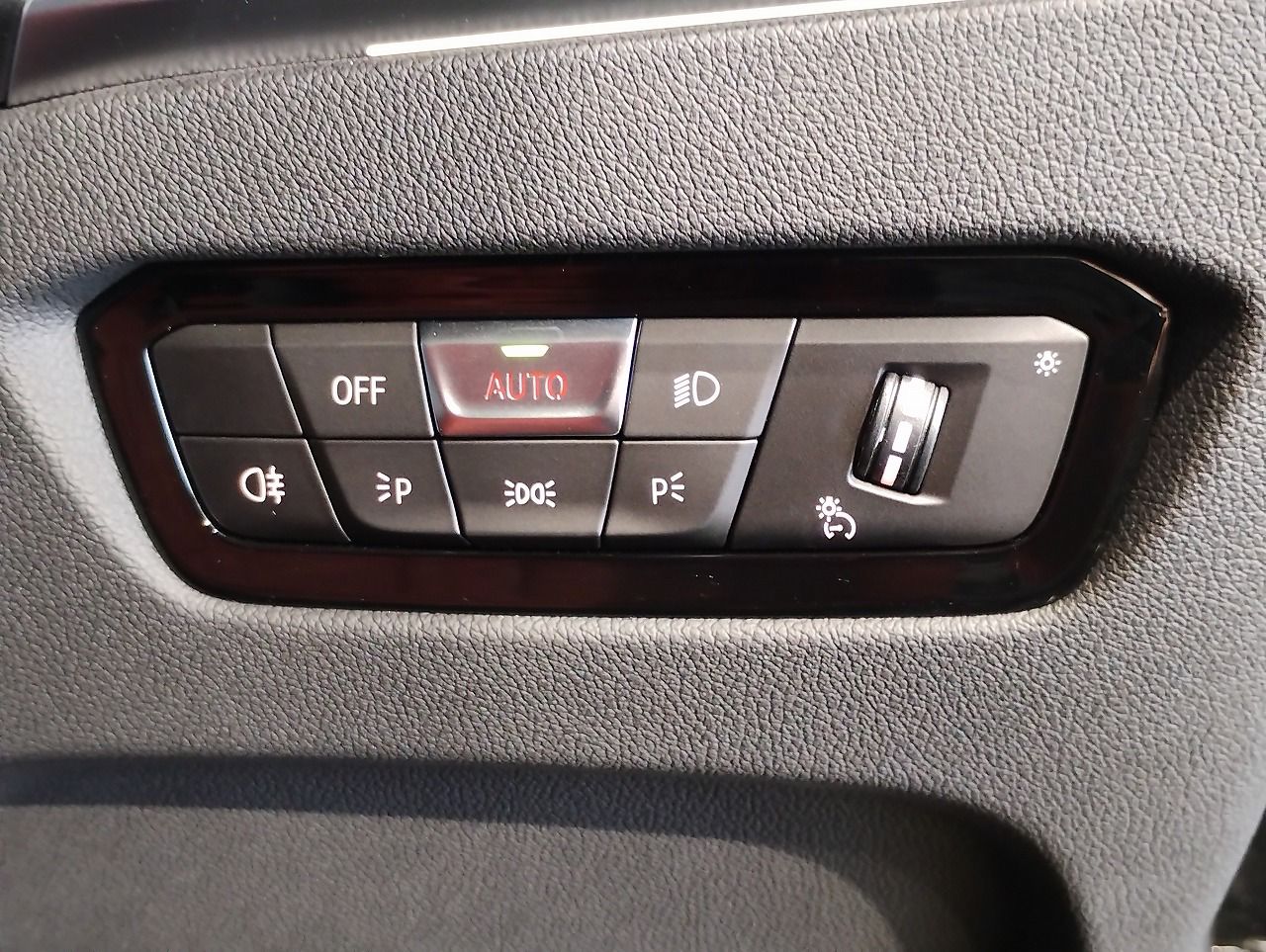 G20 320i Saloon LCI RHD MX