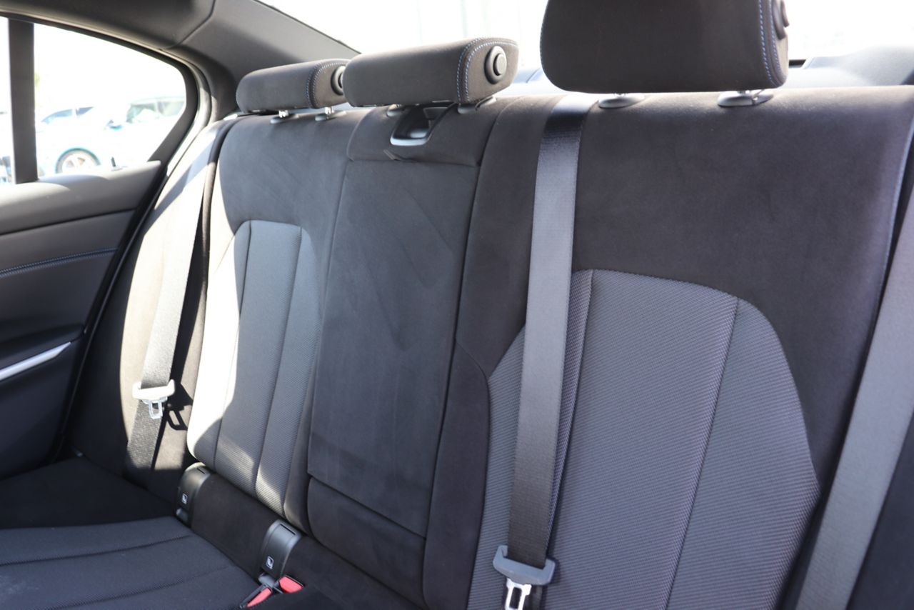 320d xDrive Berline RHD