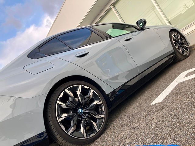 BMW i5 eDrive40 Sedan RHD