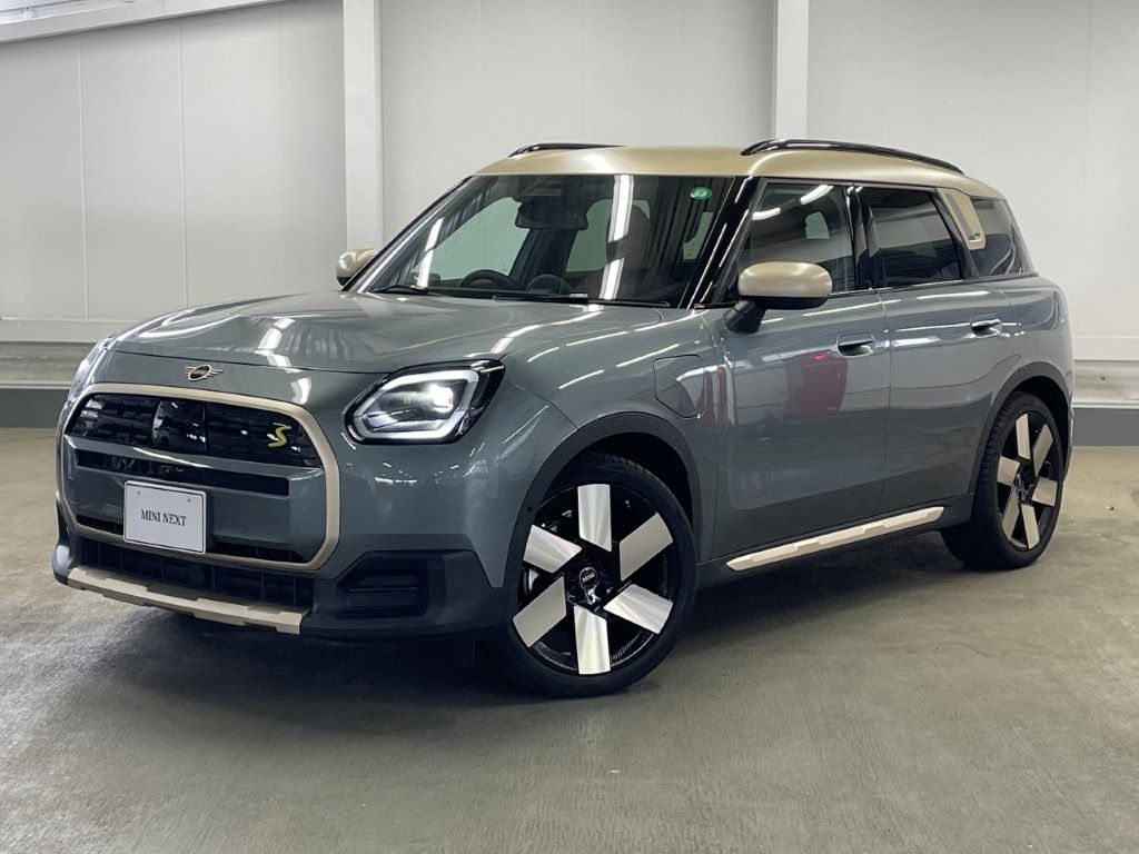 THE NEW ALL-ELECTRIC MINI COUNTRYMAN SE ALL4