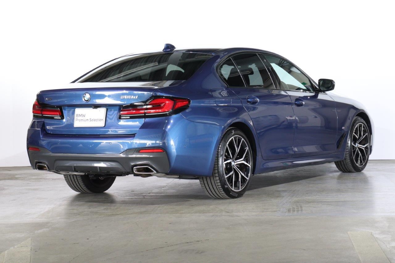 520d xDrive Sedan RHD