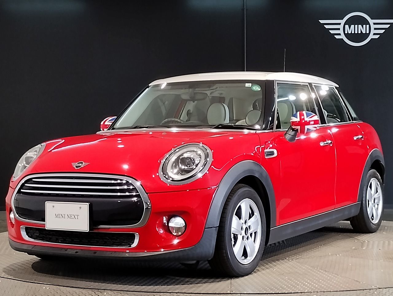 THE NEW MINI ONE 5 DOOR VICTORIA.