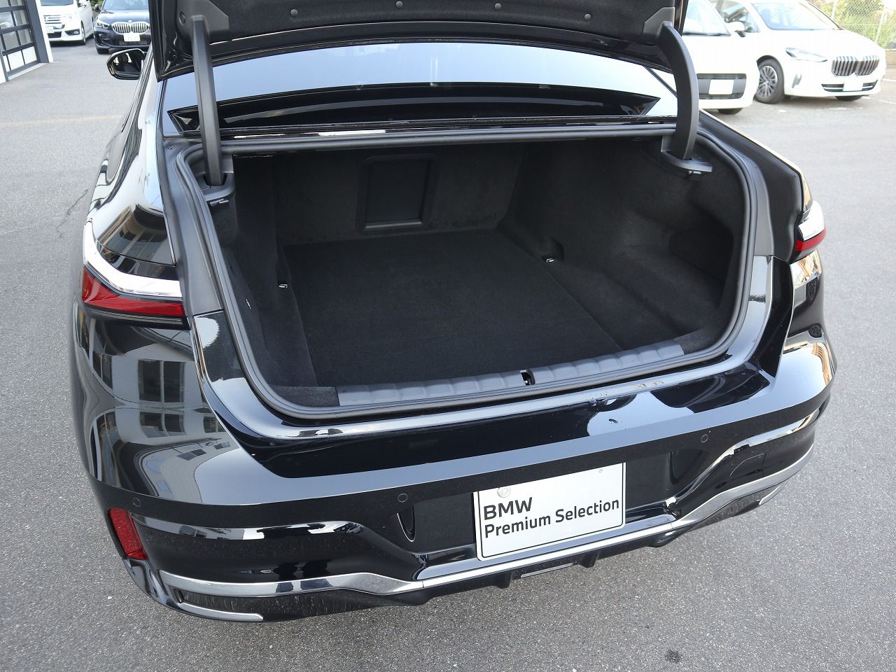 BMW i7 M70 xDrive Sedan RHD