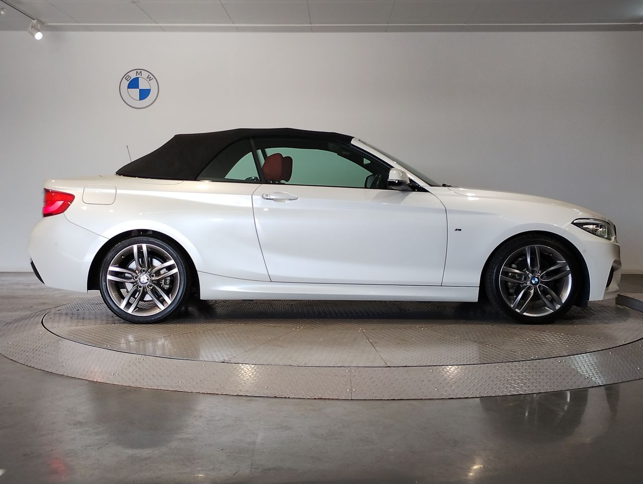 220I CABRIOLET RHD