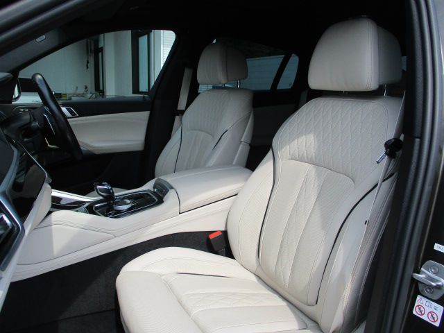 X* xDrive30d RHD