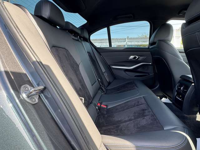 G20 320i Saloon RHD TU