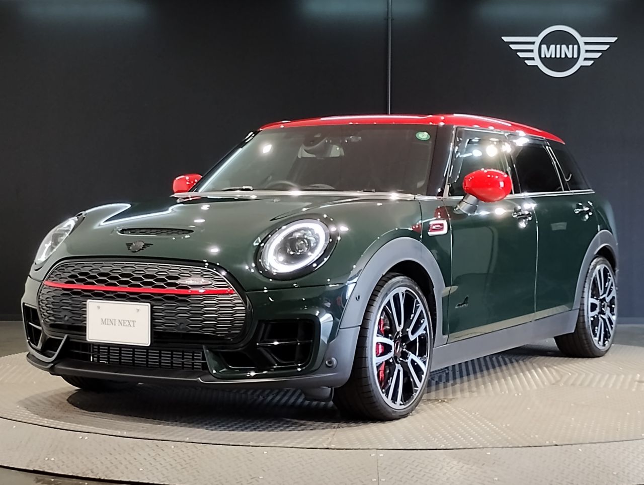 THE MINI JOHN COOPER WORKS CLUBMAN.