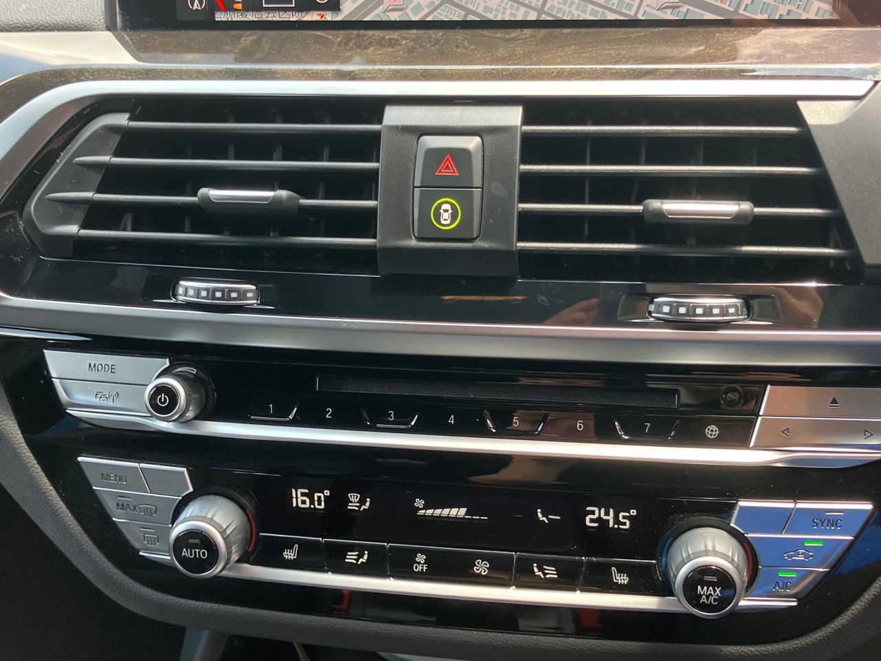 X3 M40d RHD