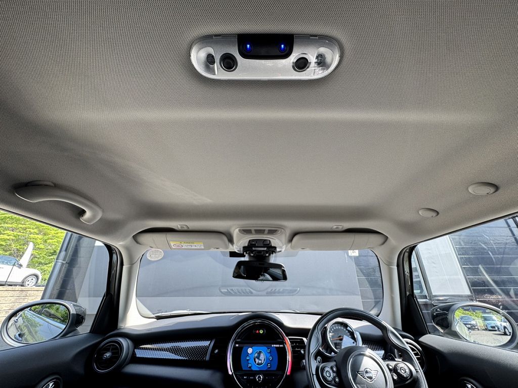 F55 COOPER S D(AT)