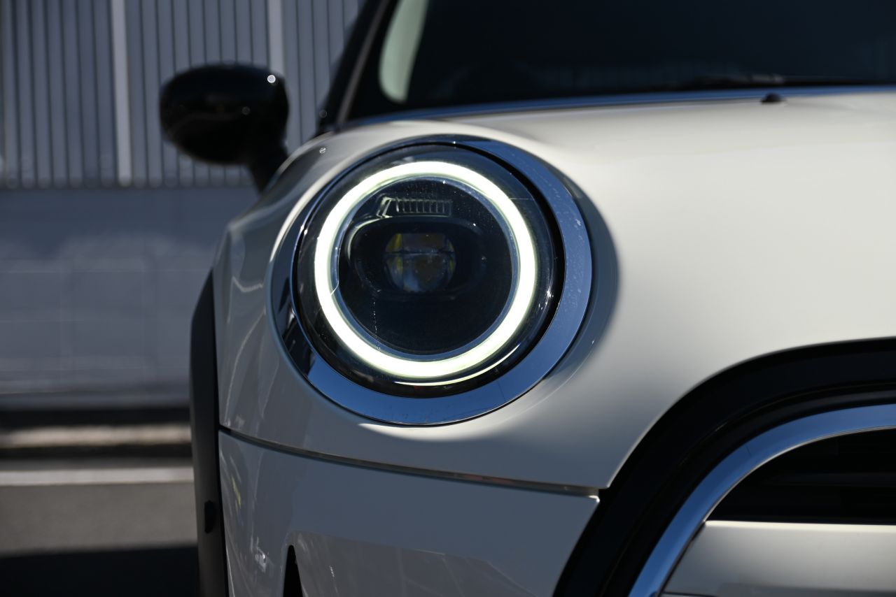 MINI Cooper F56 RHD
