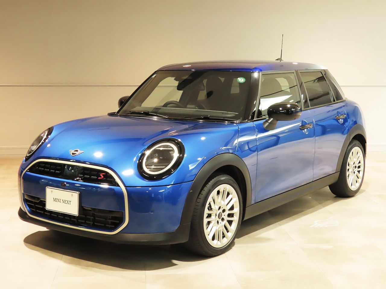 THE NEW MINI COOPER (5 DOOR) S