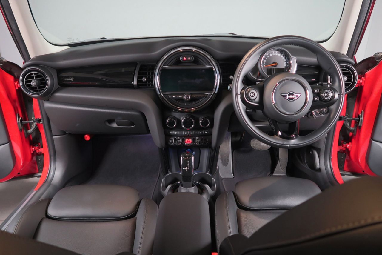 F55 MINI Cooper 5-Door Hatch LCI