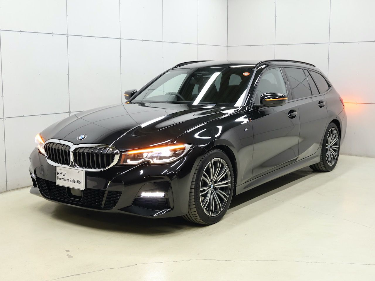 G21 330i Touring RHD