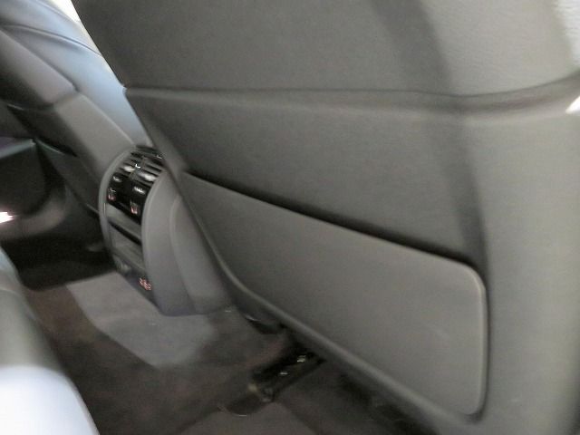 530e Sedan RHD