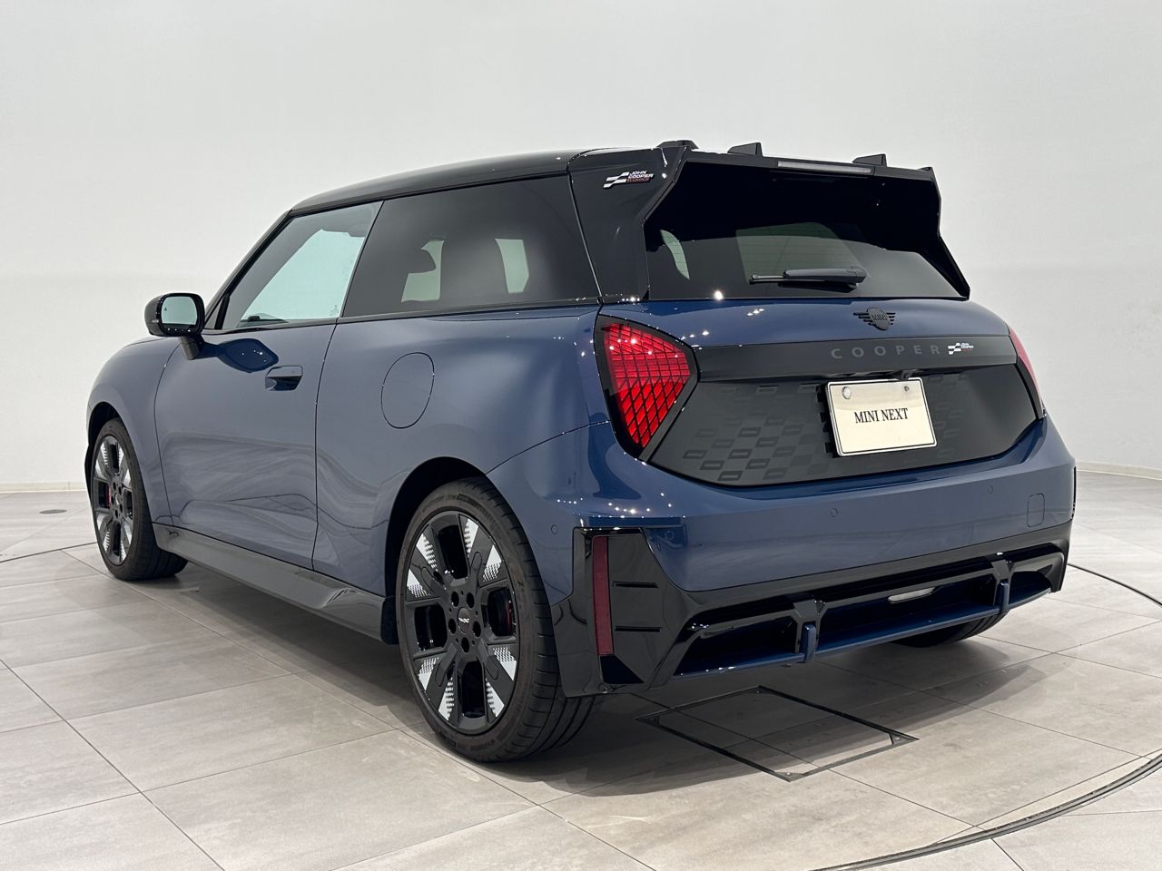J01 MINI John Cooper Works Electric