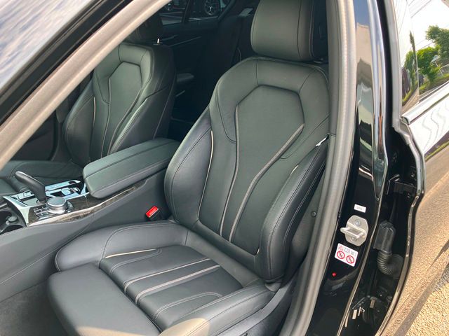 530e Sedan RHD