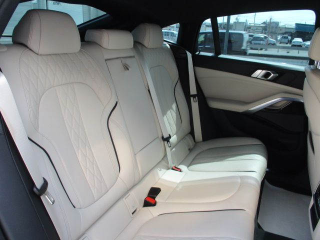 X* xDrive30d RHD