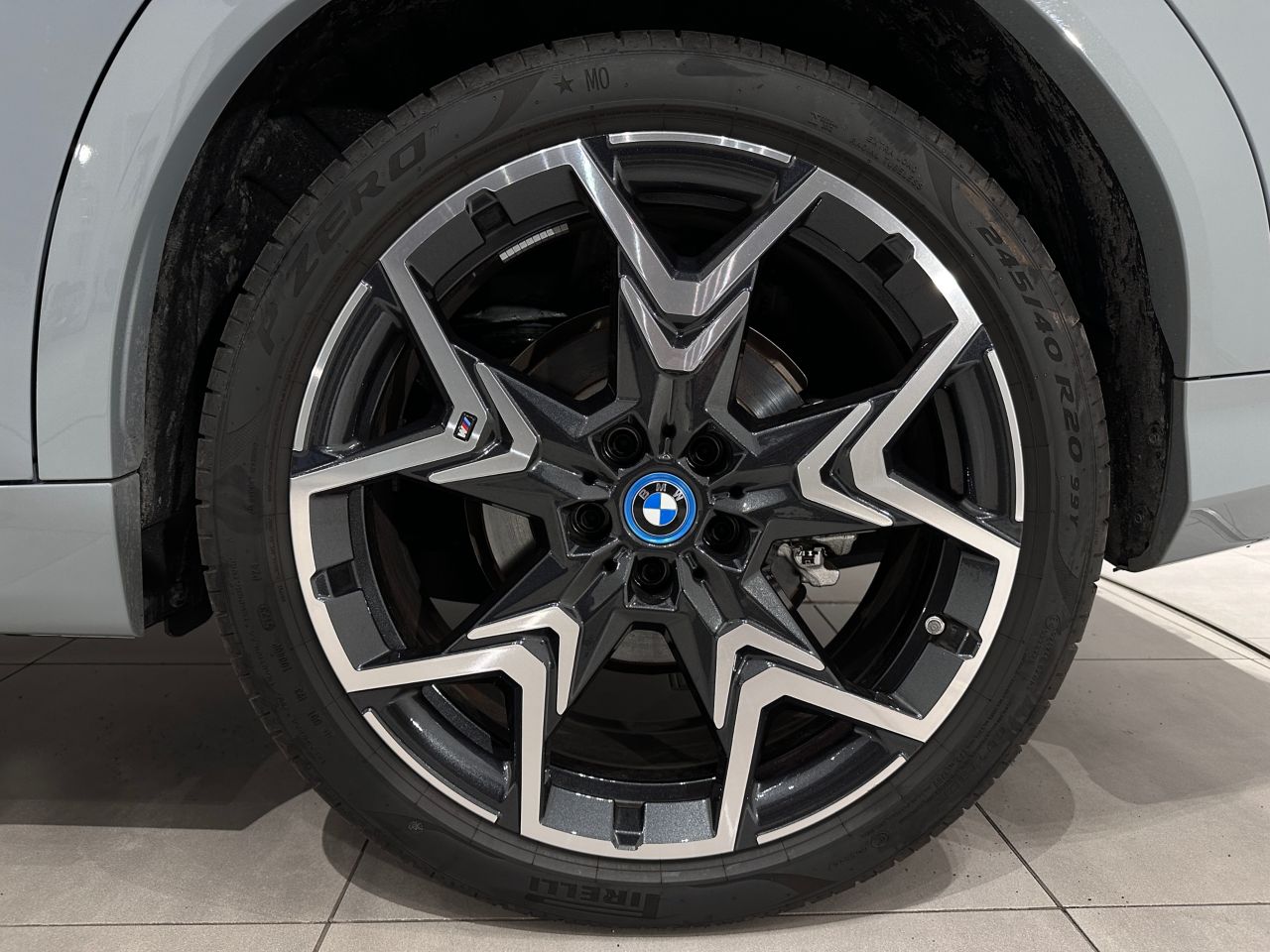 iX2 xDrive30 MSP