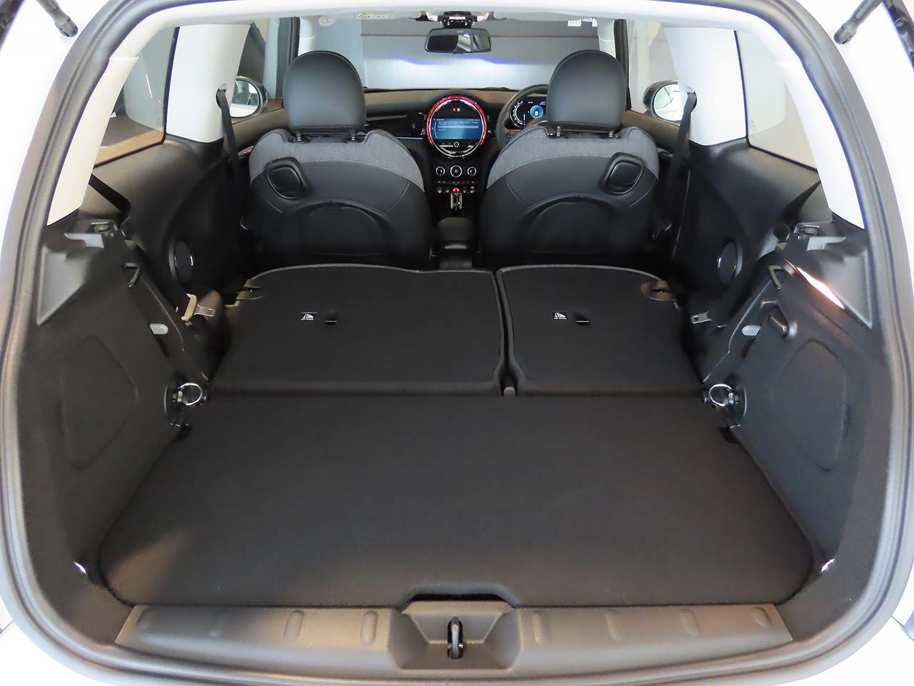 MINI Cooper F56 RHD
