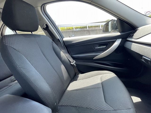 320D SEDAN RHD