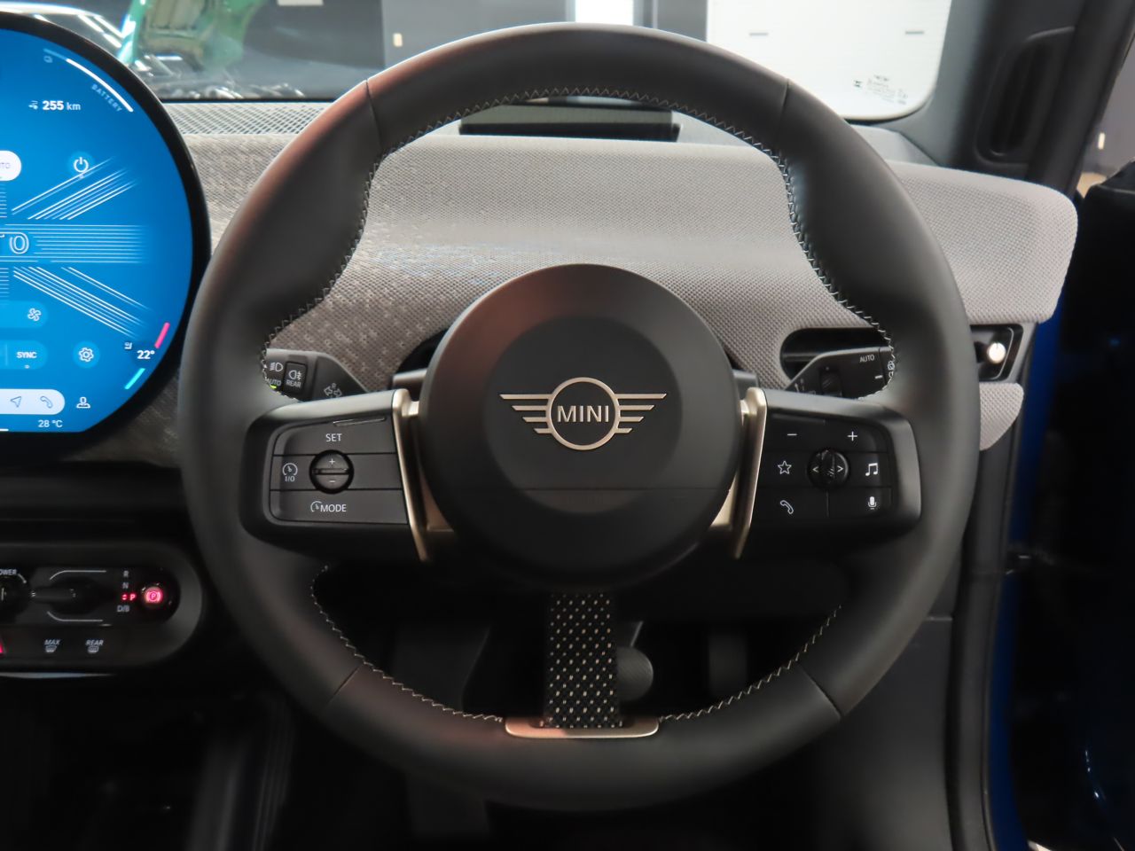 J01 MINI Cooper SE